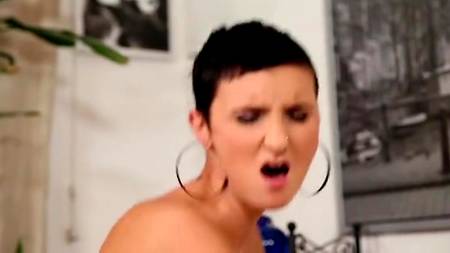 Муж с женой решили потрахаться с молодой соседкой