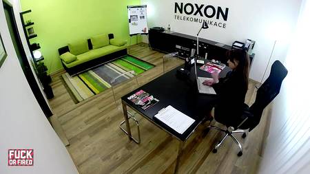 Бухгалтерша всегда дает в попку