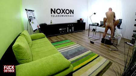 Бухгалтерша всегда дает в попку