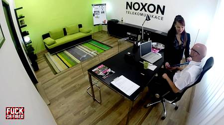 Бухгалтерша всегда дает в попку