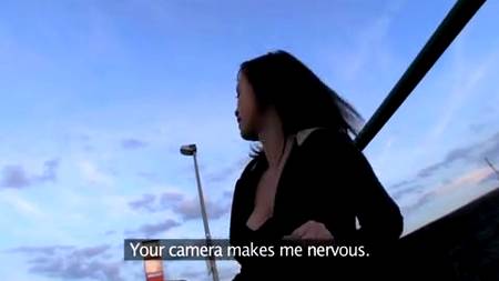 Как брюнетка возбудилась до невозможности