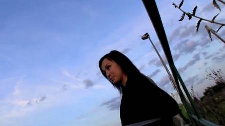 Как брюнетка возбудилась до невозможности