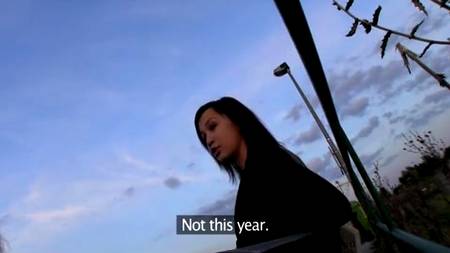 Как брюнетка возбудилась до невозможности