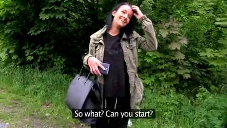 Два жеребца развели простушку на секс