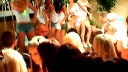 Веселый праздник с групповухой