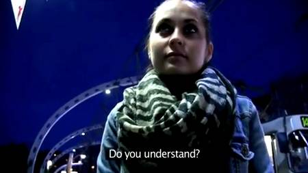 Скромница отдалась в кустах