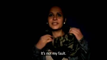 Скромница отдалась в кустах