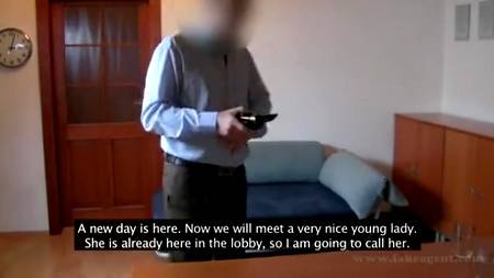 Продюсер совратил изумительную блондинку