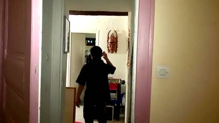 Белый парень ублажает чернокожую фею в обе дырки