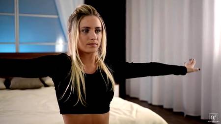 Накончал на животик своей женушке