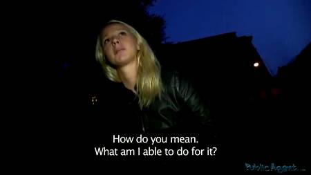 Снял блондинку в вечернем парке