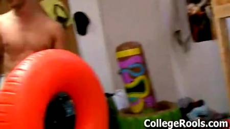 В колледже веселая оргия