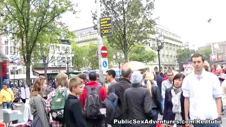 Почти незнакомы, а уже анал