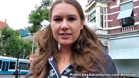 Почти незнакомы, а уже анал