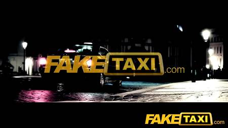 Идеальная давалка для таксиста