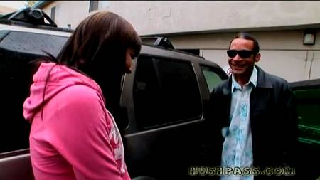 Огромный ствол - пропуск в любые двери!