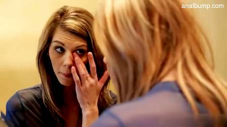 Спортивный красавчик наслаждается встречей с подружкой