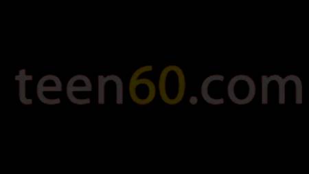 Молодые любовники ярко трахаются посреди кухни