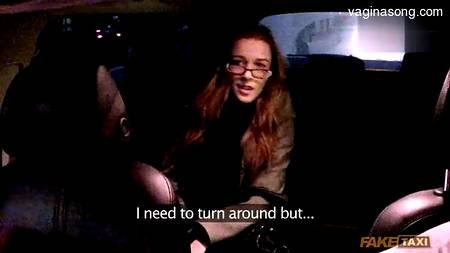 Двое коллег страстно расслабились в обеденный перерыв