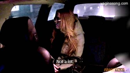 Двое коллег страстно расслабились в обеденный перерыв