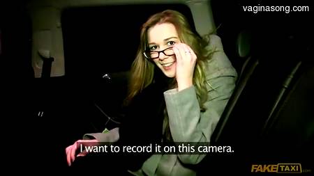 Двое коллег страстно расслабились в обеденный перерыв