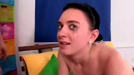 Попка русской телки получила боевое крещение