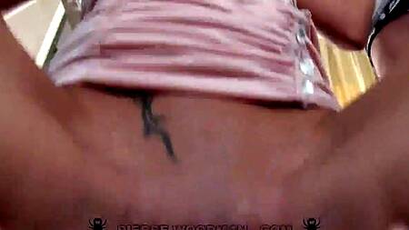 Пришла к Вудману, а её поимели его друзья