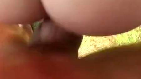 Русская пара активно отдыхает на свежем воздухе