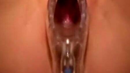 Мужик связывает жену и играется вибраторами с её пиздой