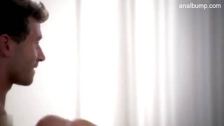 Кудрявый спортсмен пожелал анального секса с приятельницей