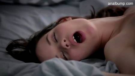 Кудрявый спортсмен пожелал анального секса с приятельницей