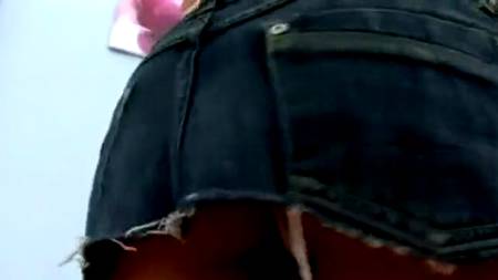 Русская девочка исполняет глубокий минет для соседа