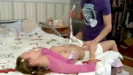 Раскрепощенный парень выбирает худеньких любовниц