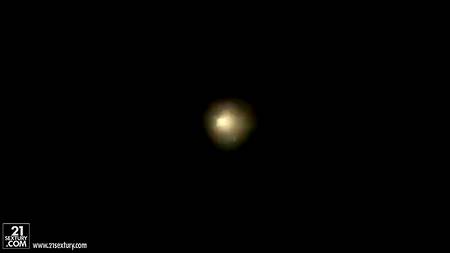 Брутальному мужчине достался пикантный секс втроем