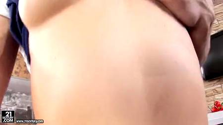 Русские девочки обожают грубый анальный секс с парнями