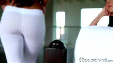 Юные подружки переспали с зрелым и мускулистым мужчиной