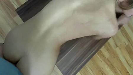 Классной блондинке уверенно кончили внутрь после секса