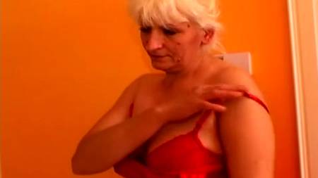 Молодой работник не ожидал получить секс с домохозяйкой