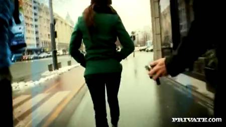 Милашка попросила своих приятелей устроить ей двойное проникновение