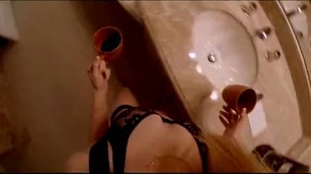 Блондинка договорилась с другом снять любительское видео