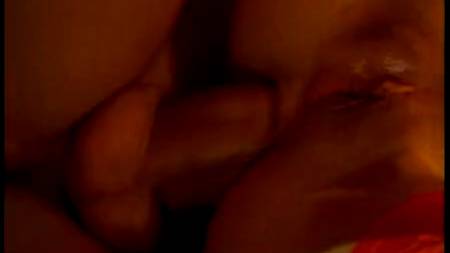 Анальный секс с блондинкой позволил мужику обильно кончить