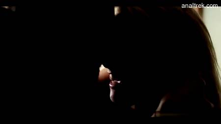 Блондинка раскрутила студента на красивое порно в спальне