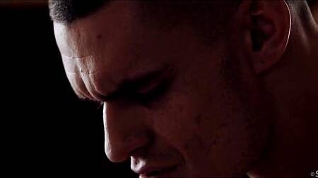 Пара после свидания занимается чувственным сексом на кровати