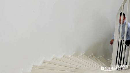 Двое кобелей страстно пердолят во все дыры сучку с классными сиськами