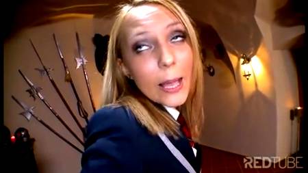 Хуястым любовникам нравится рвать очко и вагину давалки