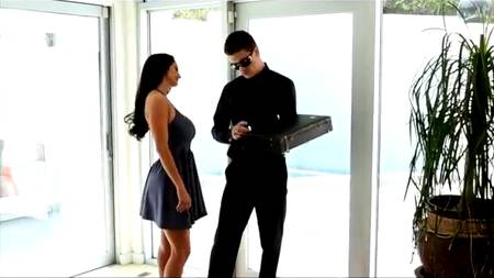 Большая жопа зрелой тетки понравилась опытному парню