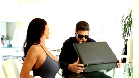 Большая жопа зрелой тетки понравилась опытному парню