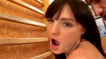 Тугие анусы девок становятся колодцами после больших членов