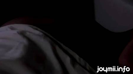 Яркая девушка увидела у спящего парня красивый стояк