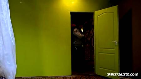 Журналист трахнул красотку и ее подругу